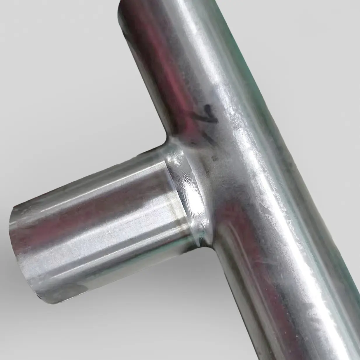 Tee pipe welding effect